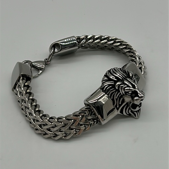 2507- Handmade Stainless Steel Lion Head Men’s Bracelet NWT - Picture 3 of 8